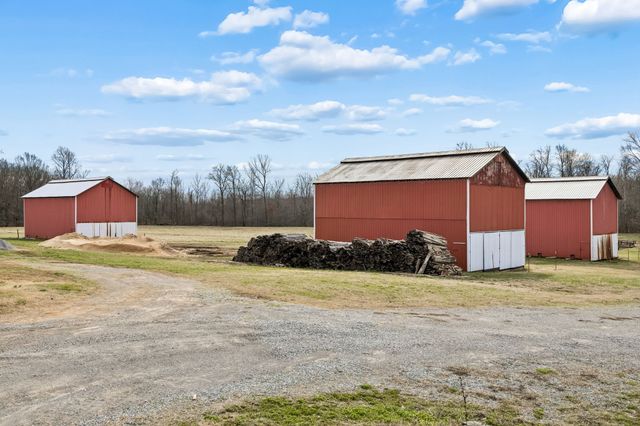 7307 Dunn Rd, Cedar Hill, TN 37032