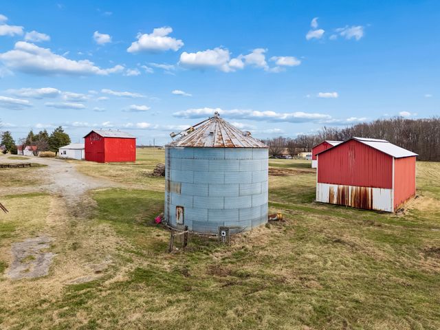 7307 Dunn Rd, Cedar Hill, TN 37032