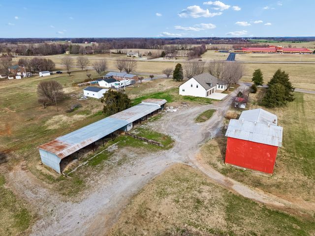 7307 Dunn Rd, Cedar Hill, TN 37032