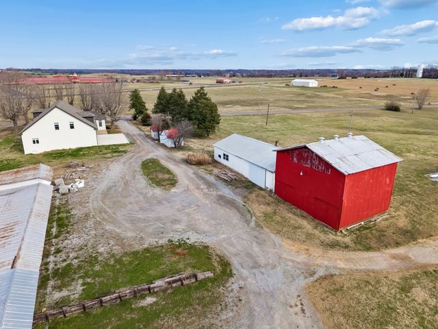 7307 Dunn Rd, Cedar Hill, TN 37032