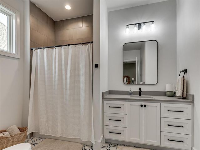 2108 Wiregrass Drive, Edmond, OK 73025