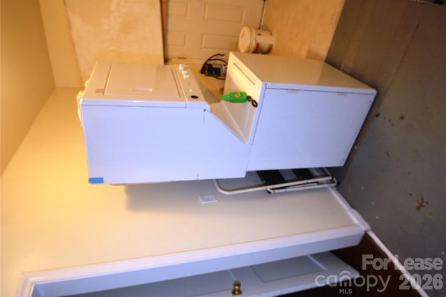 1537 Hawthorne Lane, Charlotte, NC 28205