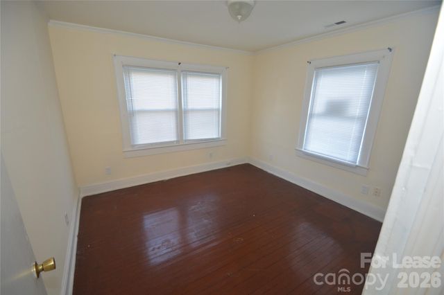 1537 Hawthorne Lane, Charlotte, NC 28205