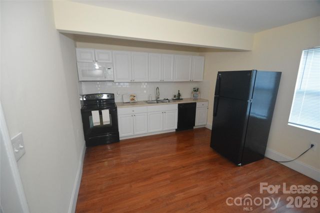 1537 Hawthorne Lane, Charlotte, NC 28205