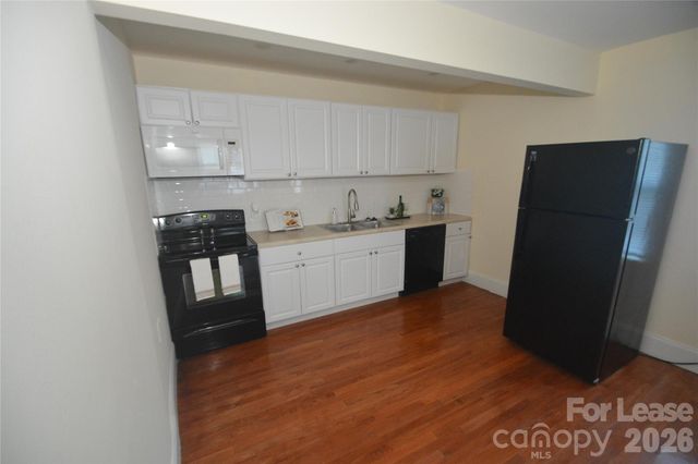 1537 Hawthorne Lane, Charlotte, NC 28205