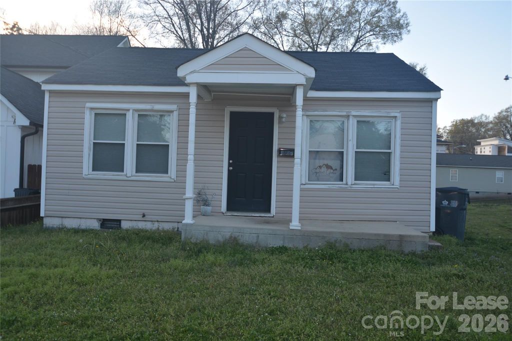 1537 Hawthorne Lane, Charlotte, NC 28205