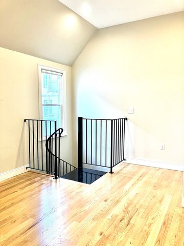 11 Mason 1, Everett, MA 02149
