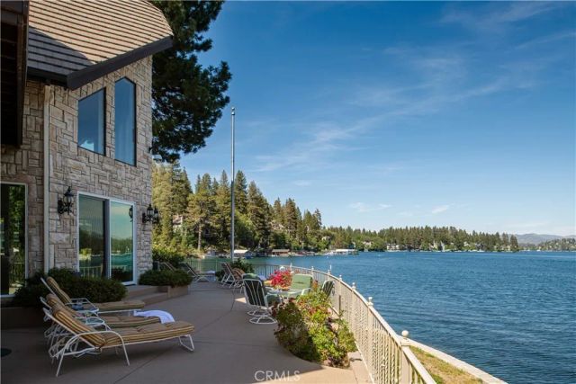177 Shorewood, Lake Arrowhead, CA 92352