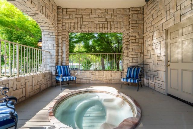 177 Shorewood, Lake Arrowhead, CA 92352