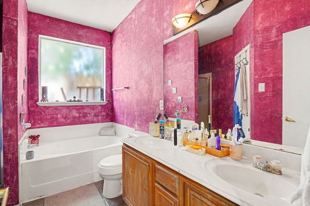9936 Blue Bell Drive, Fort Worth, TX 76108