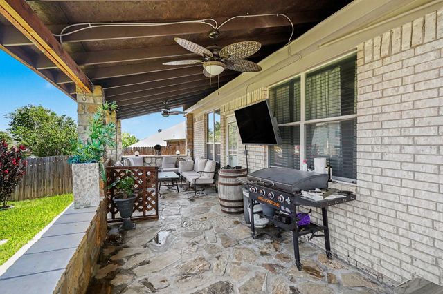 9936 Blue Bell Drive, Fort Worth, TX 76108