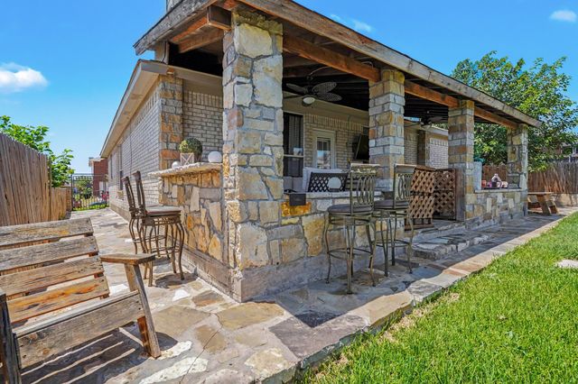 9936 Blue Bell Drive, Fort Worth, TX 76108