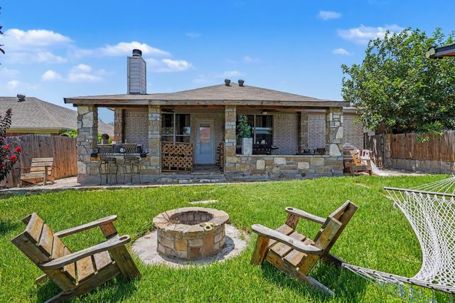 9936 Blue Bell Drive, Fort Worth, TX 76108