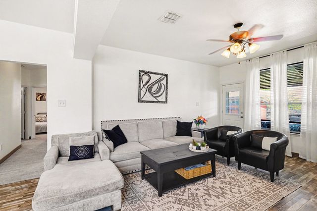 9936 Blue Bell Drive, Fort Worth, TX 76108
