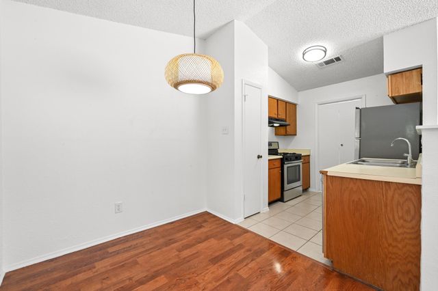 3221 Darnell DR, Austin, TX 78745