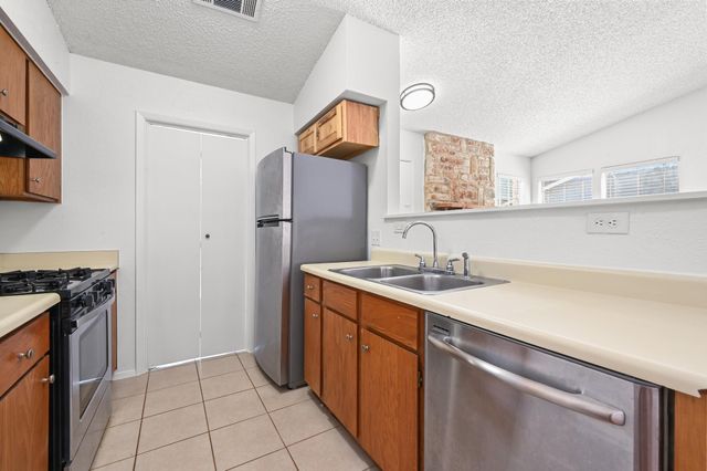 3221 Darnell DR, Austin, TX 78745