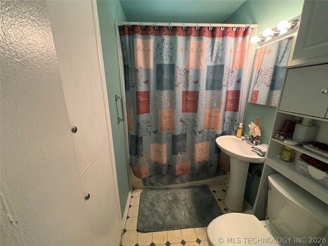 14 E Portland Avenue, Sapulpa, OK 74066