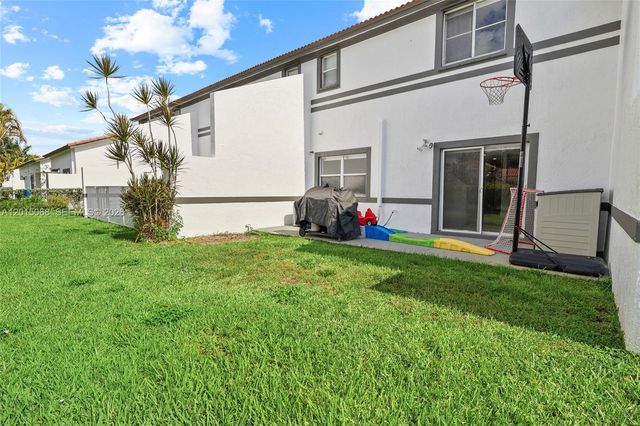 9872 NW 19th Pl, Sunrise, FL 33322