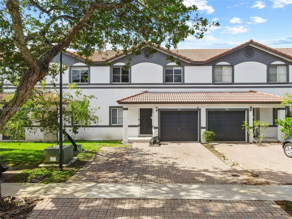 9872 NW 19th Pl, Sunrise, FL 33322