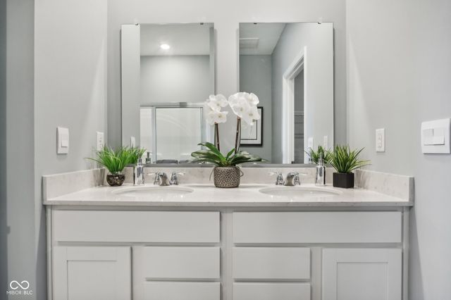 6827 Henley Way, Indianapolis, IN 46221