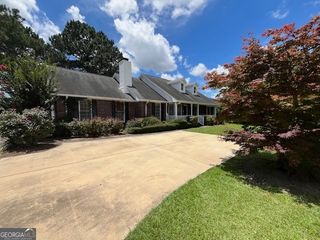 3556 Lawrence Drive S, Macon, GA 31216