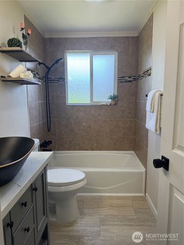 6107 E M Street, Tacoma, WA 98404