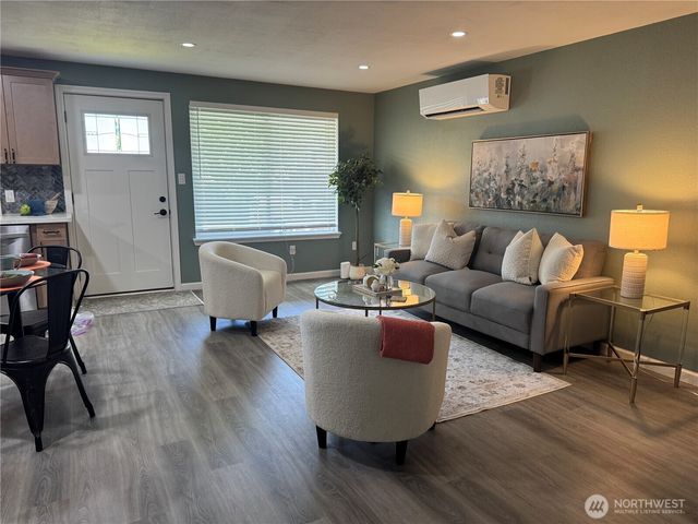 6107 E M Street, Tacoma, WA 98404