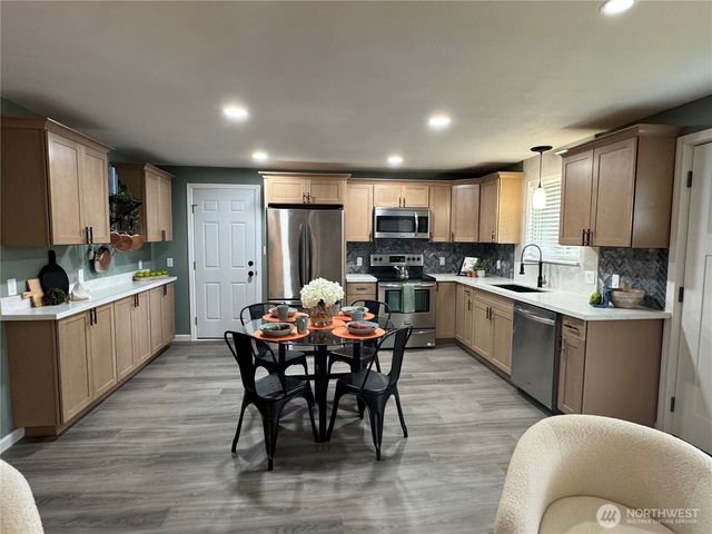 6107 E M Street, Tacoma, WA 98404