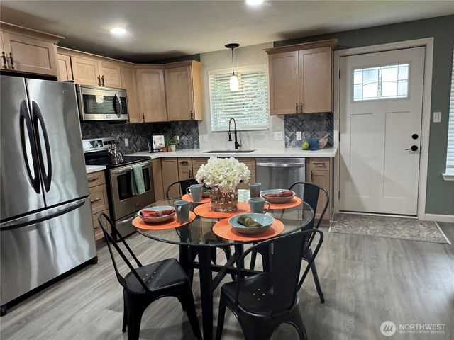 6107 E M Street, Tacoma, WA 98404