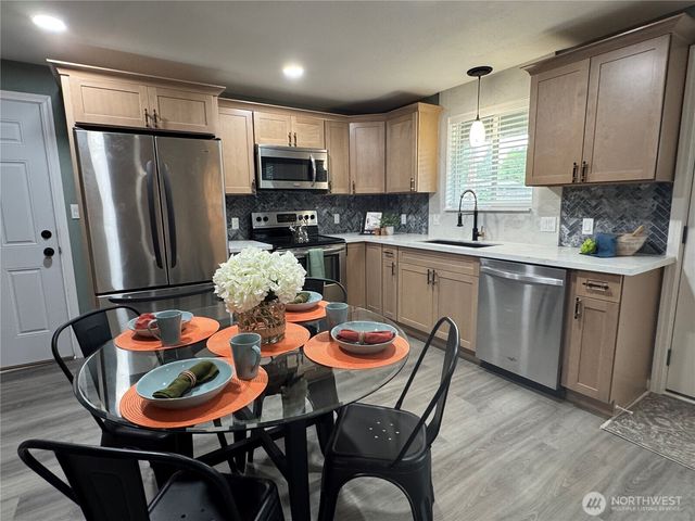 6107 E M Street, Tacoma, WA 98404