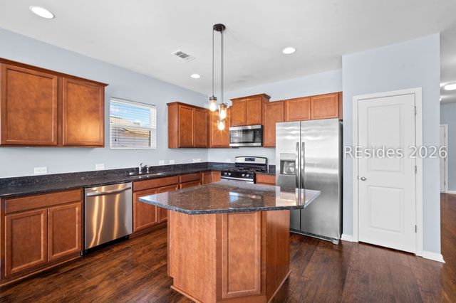 13 Wando Pl, Beaufort, SC 29906