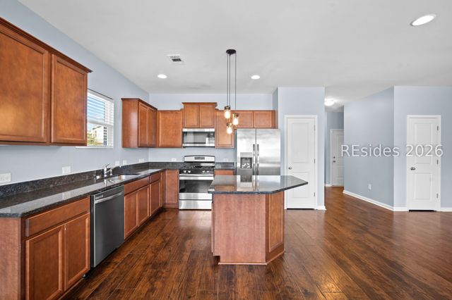 13 Wando Pl, Beaufort, SC 29906