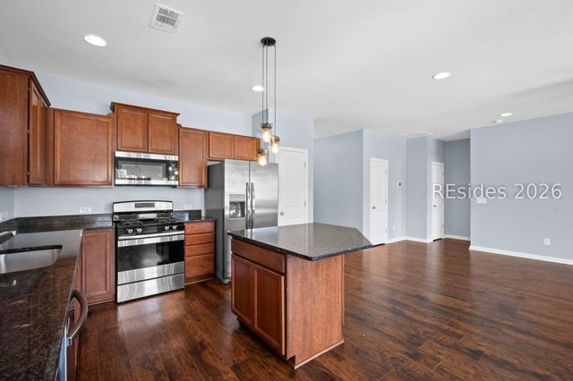 13 Wando Pl, Beaufort, SC 29906