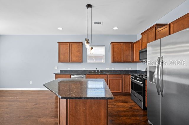 13 Wando Pl, Beaufort, SC 29906