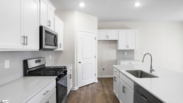 208 Alistar Avenue, Gray Court, SC 29645