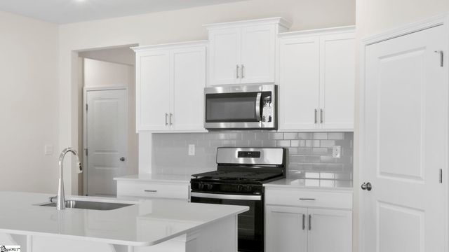 208 Alistar Avenue, Gray Court, SC 29645