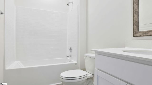 208 Alistar Avenue, Gray Court, SC 29645