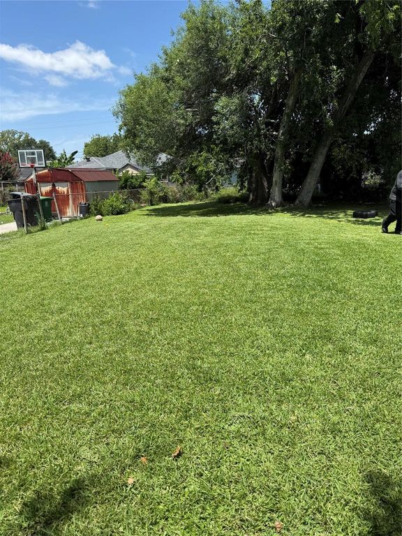 6728 Goforth St, Houston, TX 76021