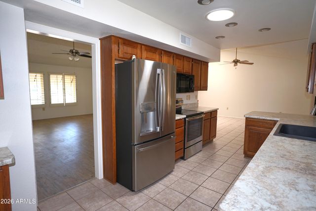 17819 N 136TH Court, Sun City West, AZ 85375