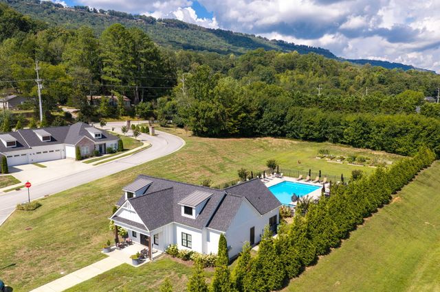 3342 Stone Creek Drive, Chattanooga, TN 37405