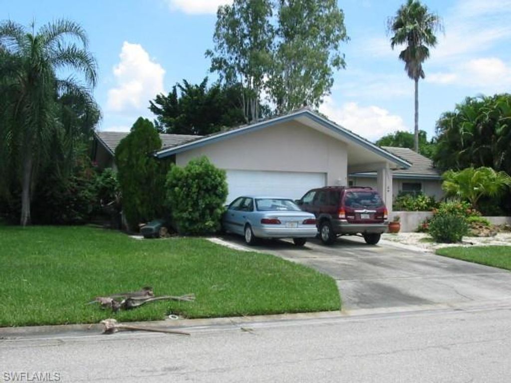 5251 Selby DR, Fort Myers, FL 33919