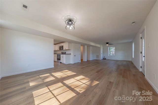 214 E Washington Avenue, Bessemer City, NC 28016