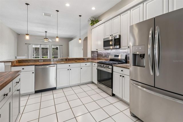 8604 BROOKWAY CIRCLE, Tampa, FL 33635
