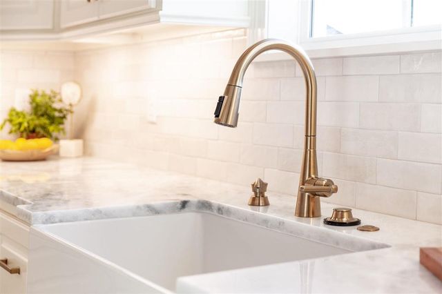 2242 Nikal Drive S, Lake Charles, LA 70605