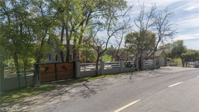 16561 Jacksonville, Jamestown, CA 95327