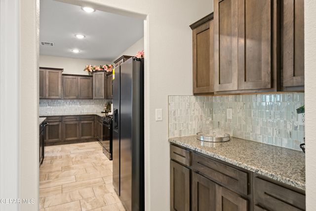 12776 HIDDEN EDGE Drive, Horizon City, TX 79928