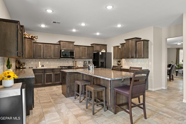 12776 HIDDEN EDGE Drive, Horizon City, TX 79928