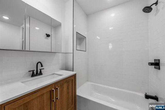 63 Highwood Terrace, Weehawken, NJ 07086