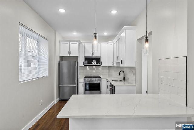 63 Highwood Terrace, Weehawken, NJ 07086