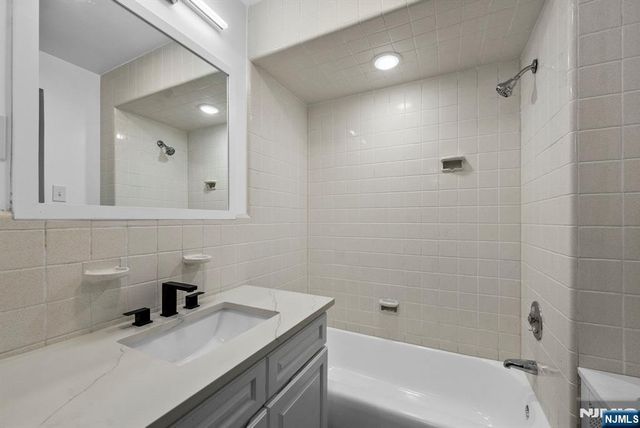 63 Highwood Terrace, Weehawken, NJ 07086